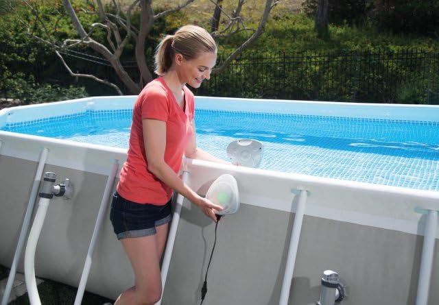 Intex 28698 - Luz Led Magnética, 5 Colores para Piscinas