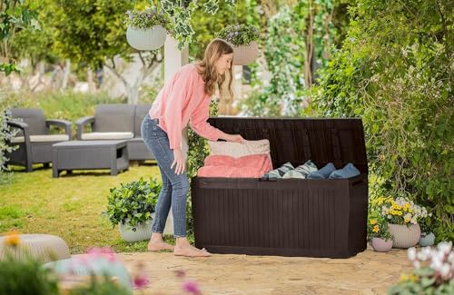Keter Comfy - Arcón exterior, Baúl almacenaje, Capacidad 270L, Resina, Color marrón, Ordenación jardín y terraza, 44.7 x 116.7 x 57 cm