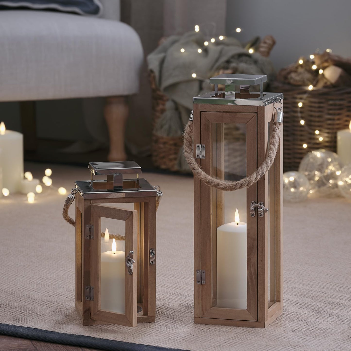 Lights4fun Farolillo de Madera de 34 cm con Vela LED Sin Llama a Pilas con Temporizador y Asa de Cuerda Decoración para Interiores