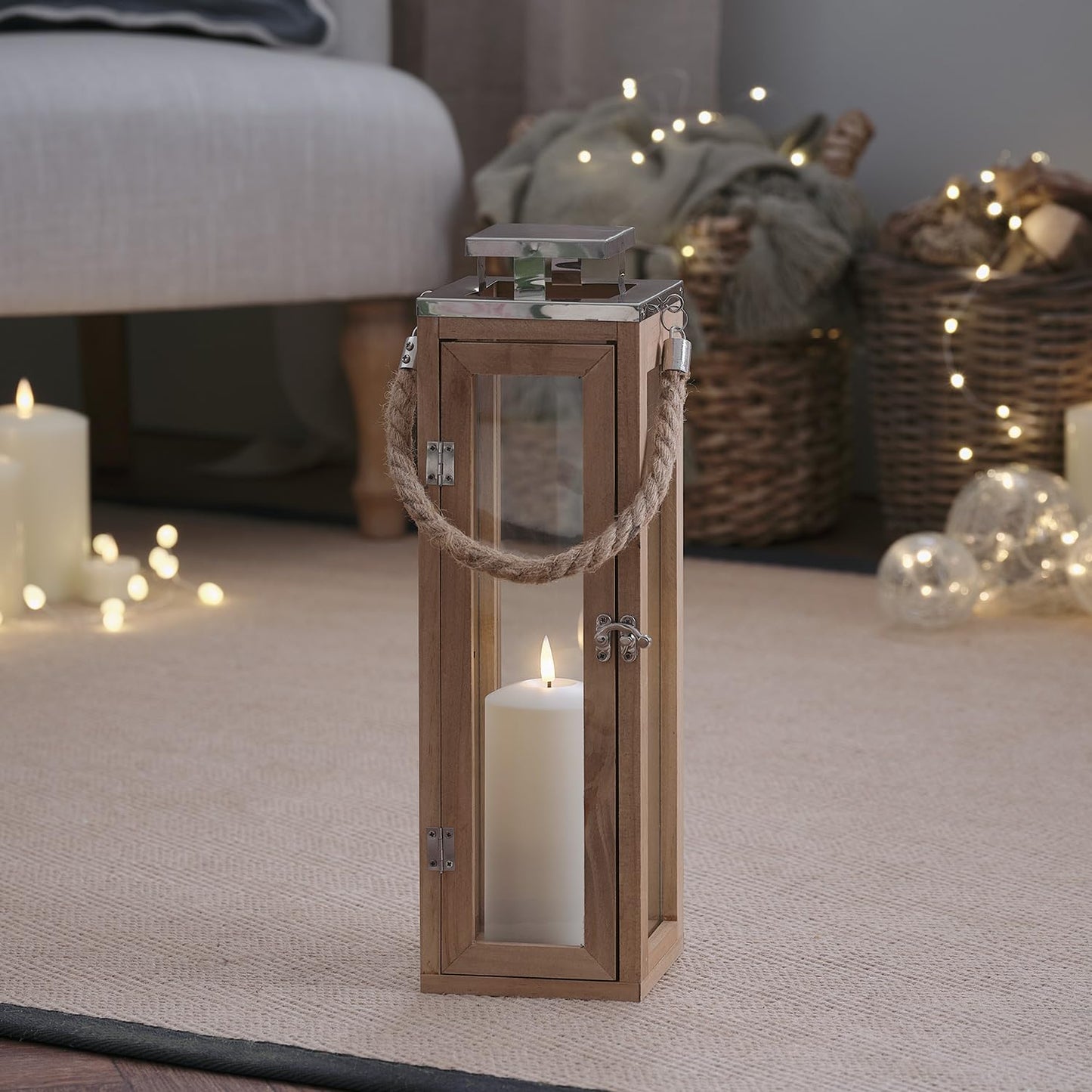 Lights4fun Farolillo de Madera de 34 cm con Vela LED Sin Llama a Pilas con Temporizador y Asa de Cuerda Decoración para Interiores