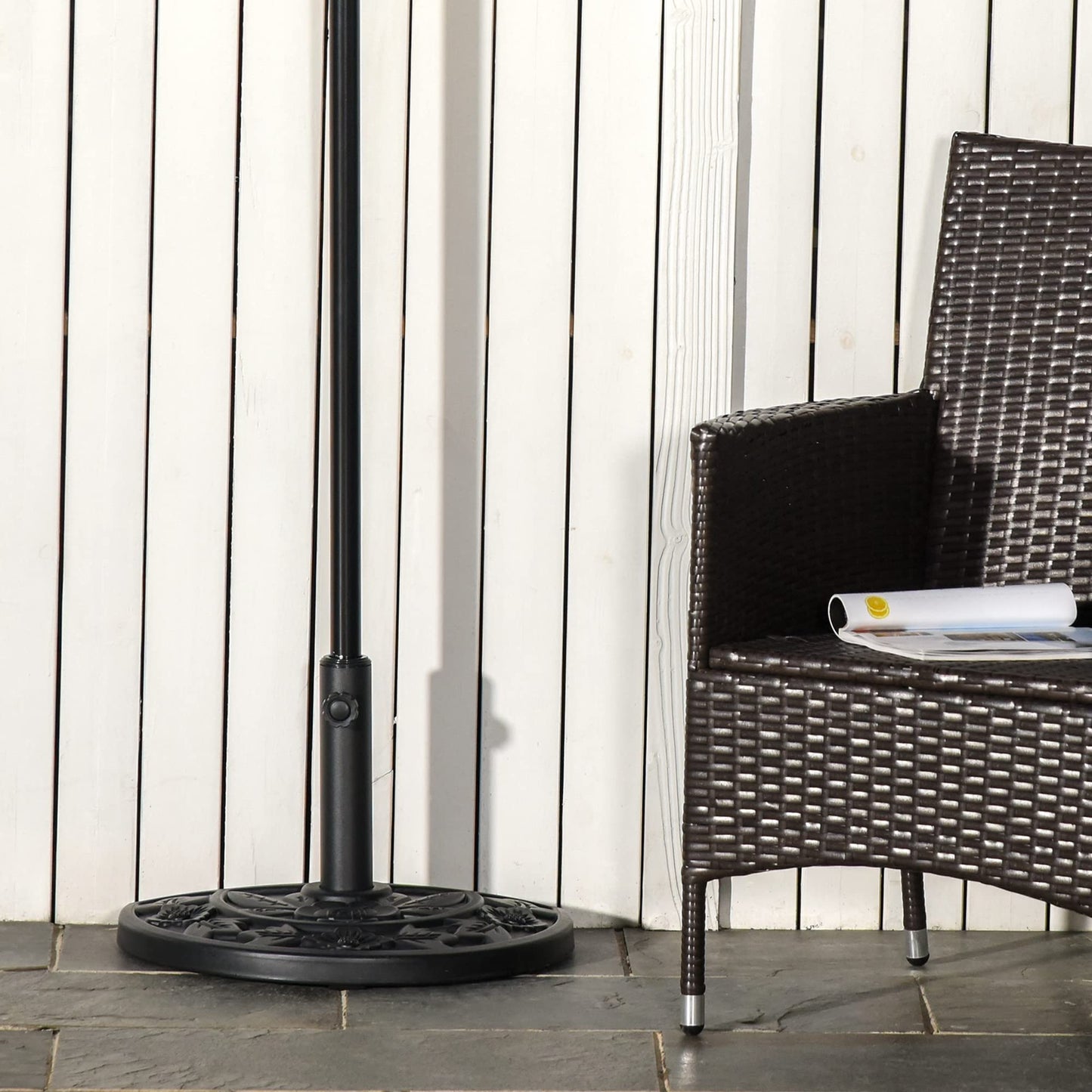 Outsunny Base para Sombrilla Semicircular Peso 9 kg Soporte Parasol de Jardín Apto para Mástil de 35mm/38mm/48mm Relleno de Cemento para Terraza Patio 50x32x32 cm Negro