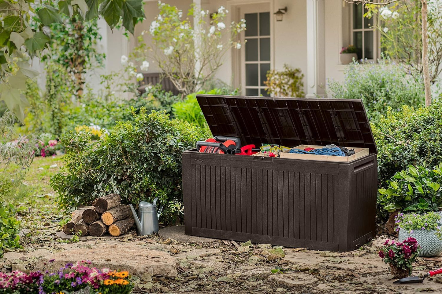 Keter Comfy - Arcón exterior, Baúl almacenaje, Capacidad 270L, Resina, Color marrón, Ordenación jardín y terraza, 44.7 x 116.7 x 57 cm