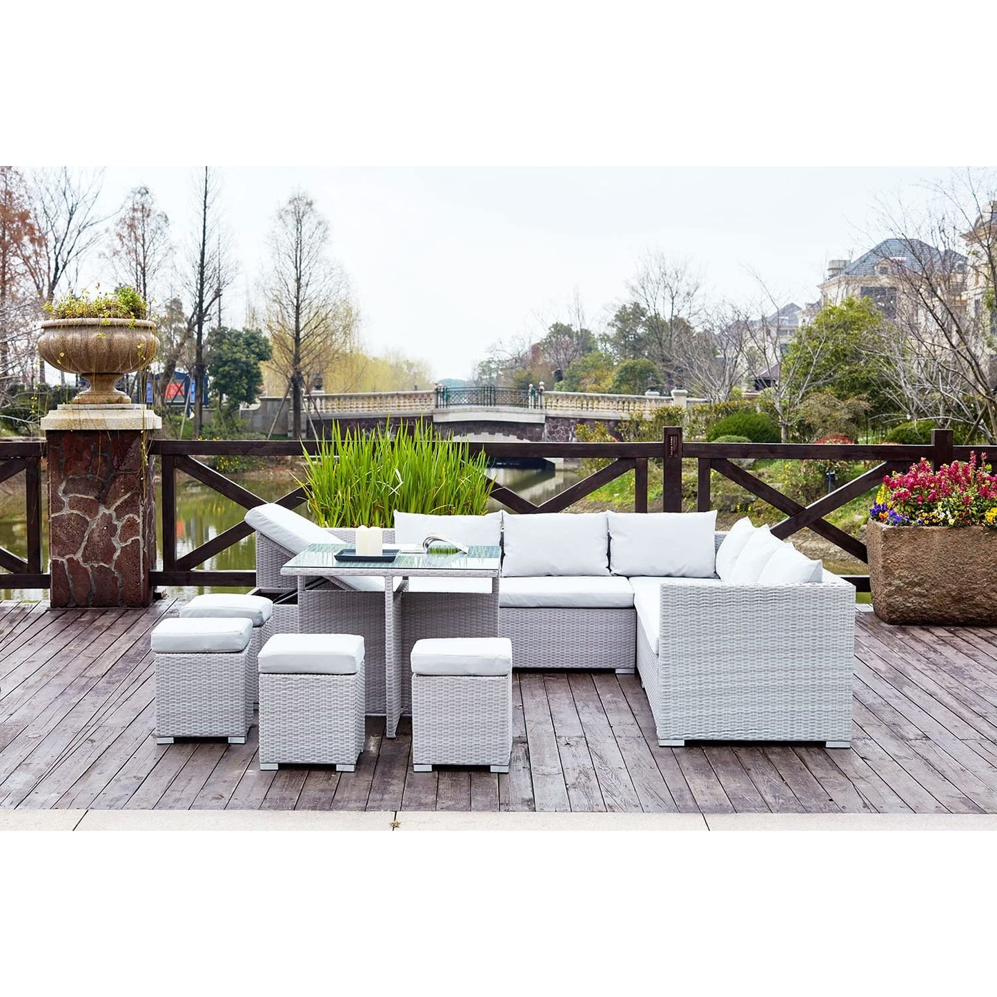Concept-Usine | Mobiliario de Jardín Fidji, Resina Trenzada Color Gris para 10 Personas, Sofá Grandes con Asiento Reclinable, 4 Pufs y Almacenamiento. Mesa Alta con Vidrio Templado.