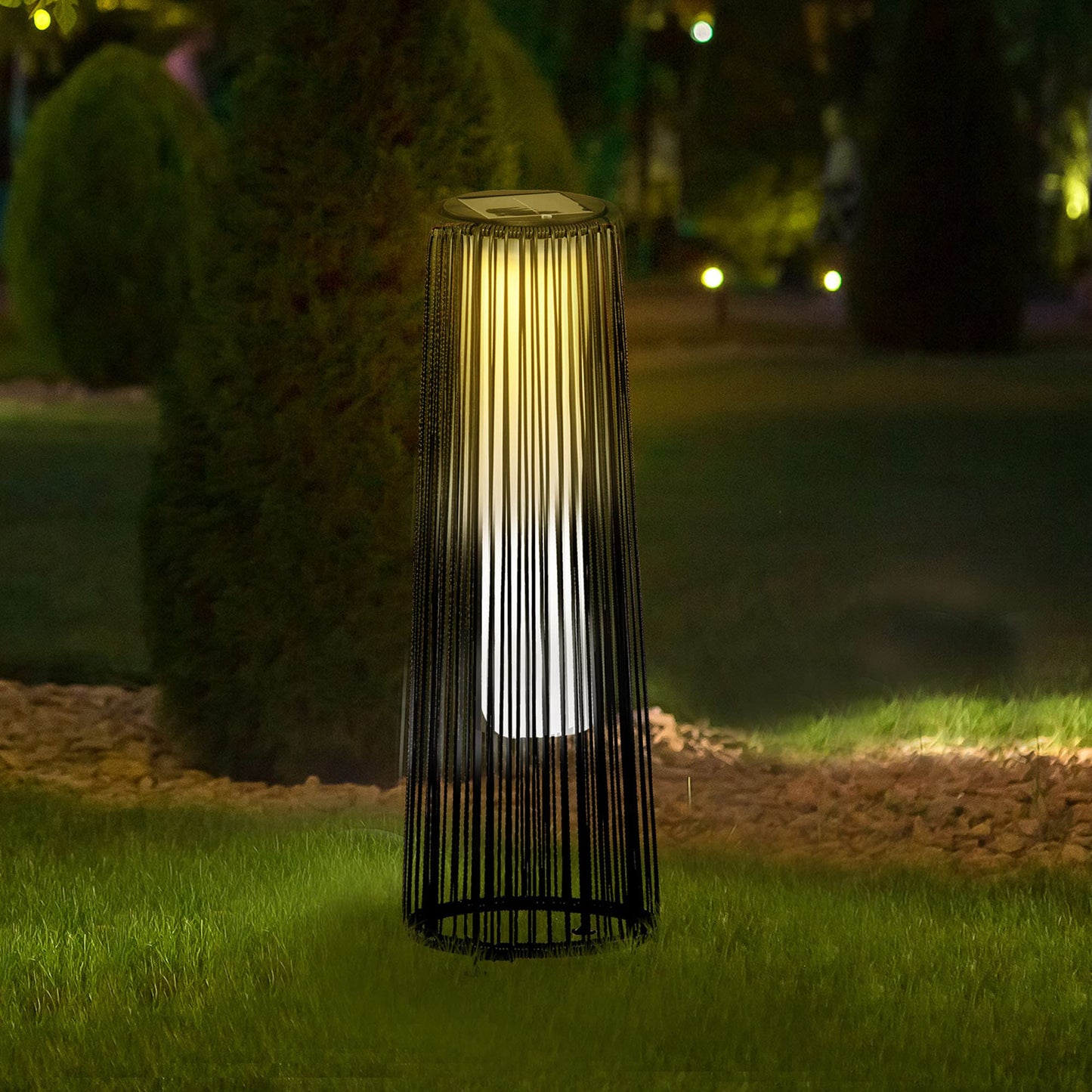Outsunny Lámpara de Pie de Mimbre Ratán de Energía Solar con LED 0,8 W Interruptor de Control de Luz Automático Decoración para Exterior Ø21,5x61 cm Marrón