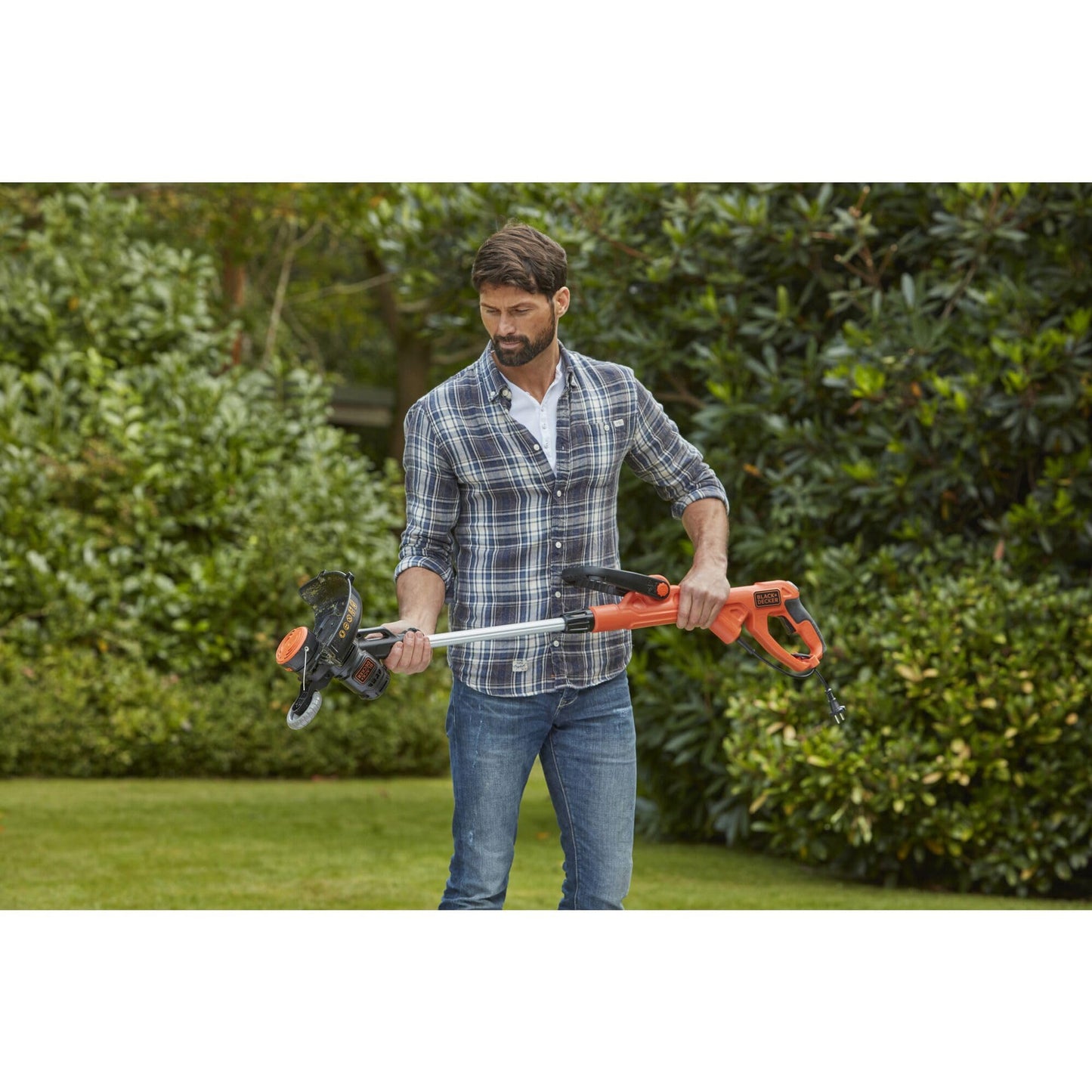 BLACK+DECKER Cortabordes 550W, Ancho de corte 28cm, Tecnología Powercommand, Botón Easy feed, Sistema E-Drive, Sistema Flip-to Edge, Segunda empuñadura ajustable a 5 posiciones, BESTE628-QS