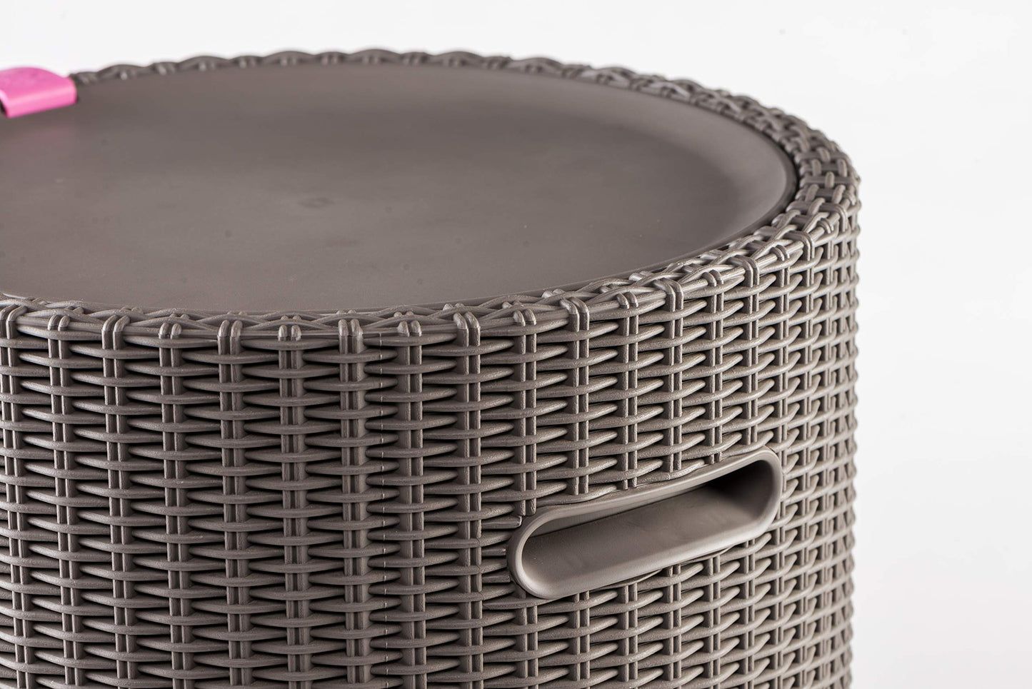 Keter Stool, Capacidad 39 litros Mesa nevera para terraza o Stool exterior, Resina con acabado ratán plano, 42 x 42 x 41 cm, Color Capuchino