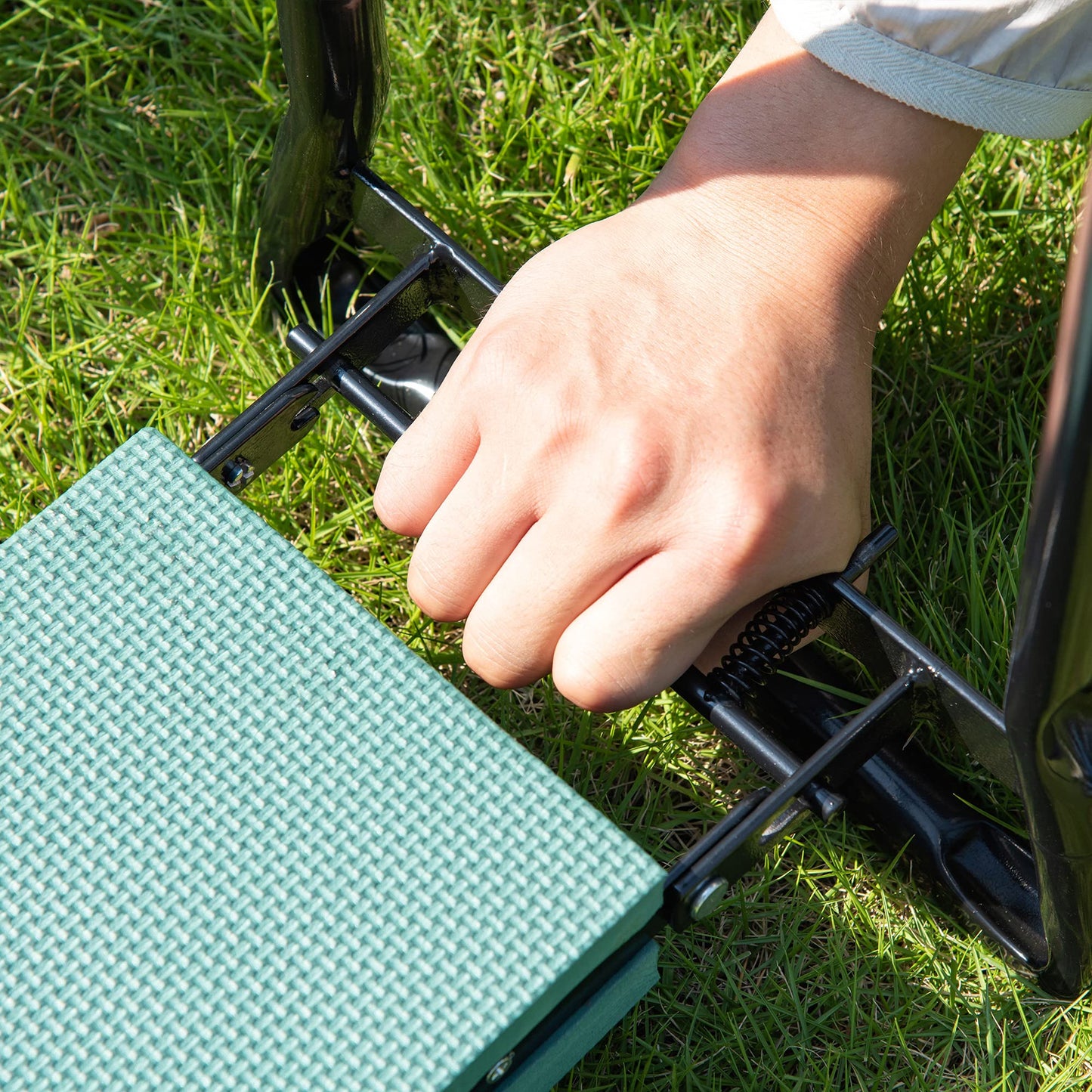Outsunny Taburete Reclinatorio de Jardín Portátil y Plegable Banco de Rodillas Asiento de Jardín Kneeler Carga 150kg con Almohadilla de Espuma EVA para Proteger Las Rodillas y la Ropa de Manchas