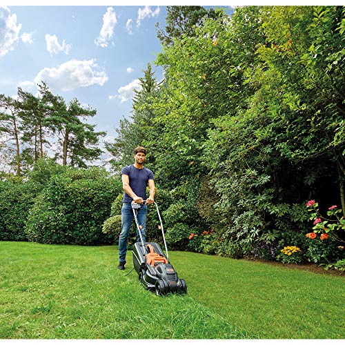 BLACK+DECKER Cortacésped eléctrico 1000W, ancho de corte 32 cm, ajuste de altura de 20-60mm, depósito de 35L, incluye desbrozadora 250W, sistema E-Drive, para jardines hasta 250m², BEMW351GL2