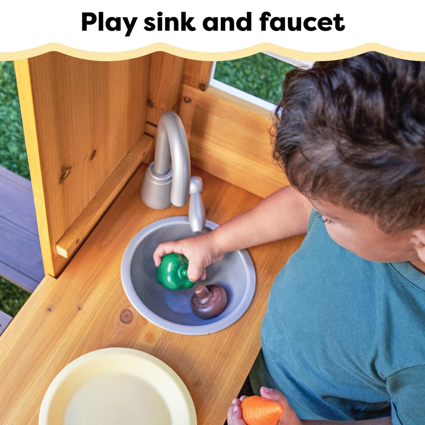 KidKraft Casita Infantil Moderna de Madera con Cocina de Juguete, Mesa y Banco para niños y niñas, casita de Juego para Exterior, jardín o Patio (00182)