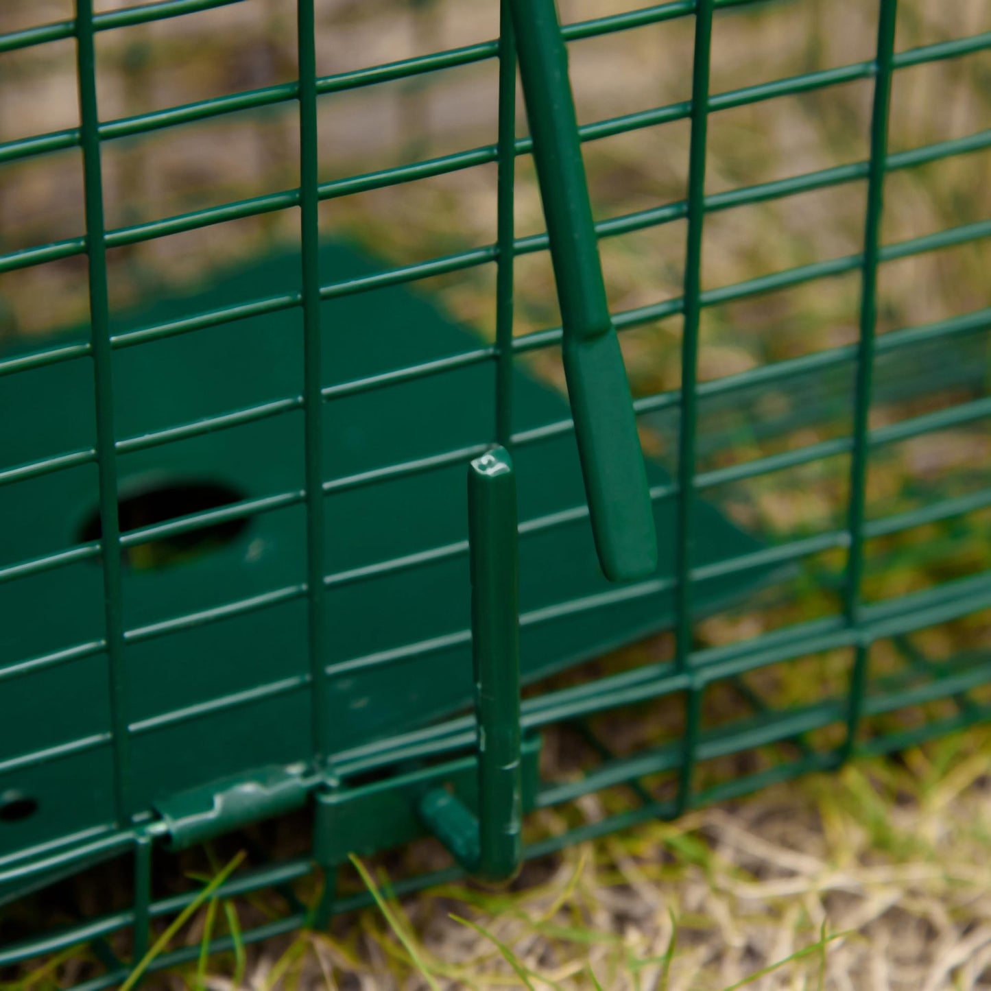 Outsunny Trampa para Animales Vivos con Puerta Jaula de Captura Metálica con Asa para Conejos Visones Pequeños 60x18x20 cm Verde Oscuro