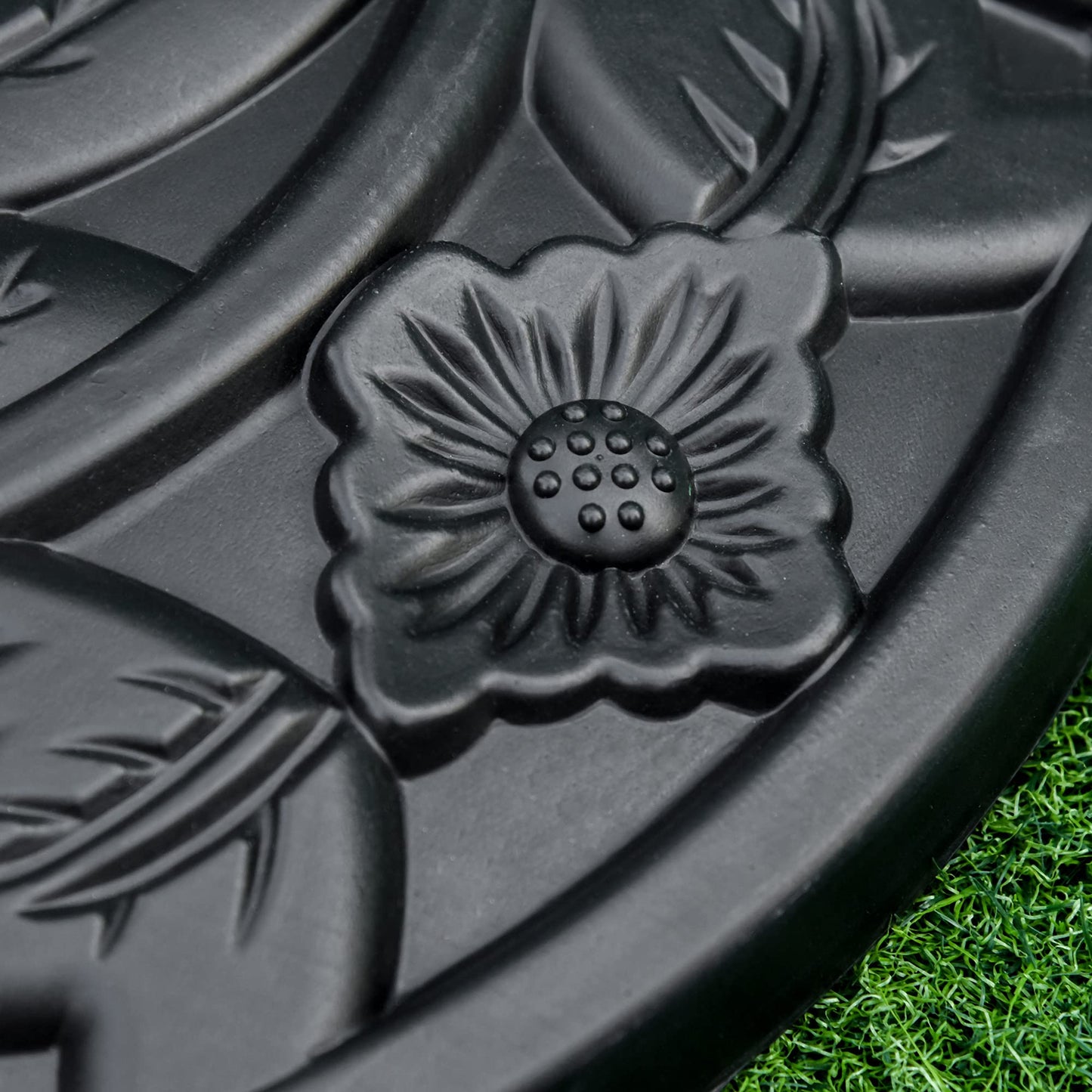Outsunny Base para Sombrilla Semicircular Peso 9 kg Soporte Parasol de Jardín Apto para Mástil de 35mm/38mm/48mm Relleno de Cemento para Terraza Patio 50x32x32 cm Negro
