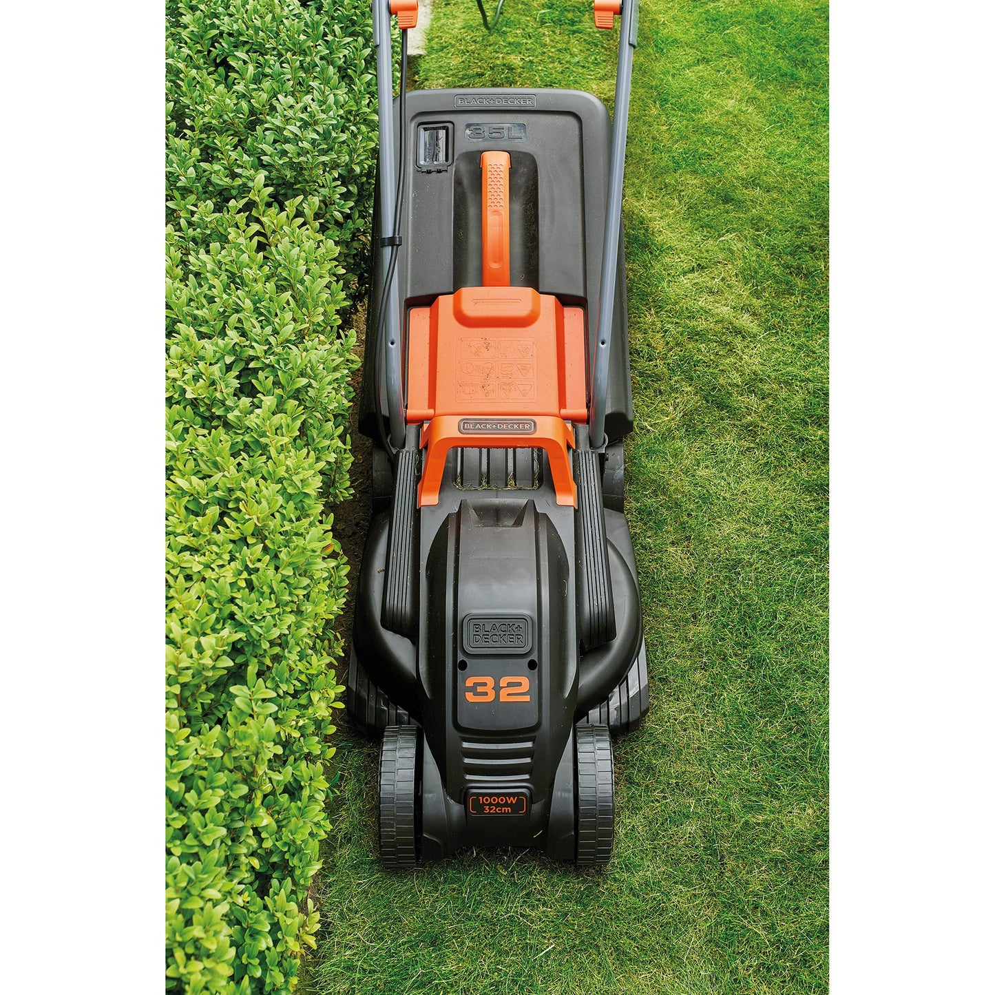 BLACK+DECKER Cortacésped eléctrico 1000W, ancho de corte 32 cm, ajuste de altura de 20-60mm, depósito de 35L, incluye desbrozadora 250W, sistema E-Drive, para jardines hasta 250m², BEMW351GL2